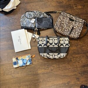 Coach blue black Wristlet and Patterned Umbrella NWT